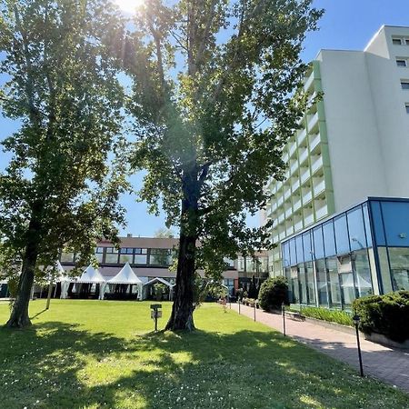 Hotel Magistern Konferencia Es Wellnesshotel Siofok Luaran gambar