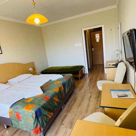 Hotel Magistern Konferencia Es Wellnesshotel Siofok Luaran gambar