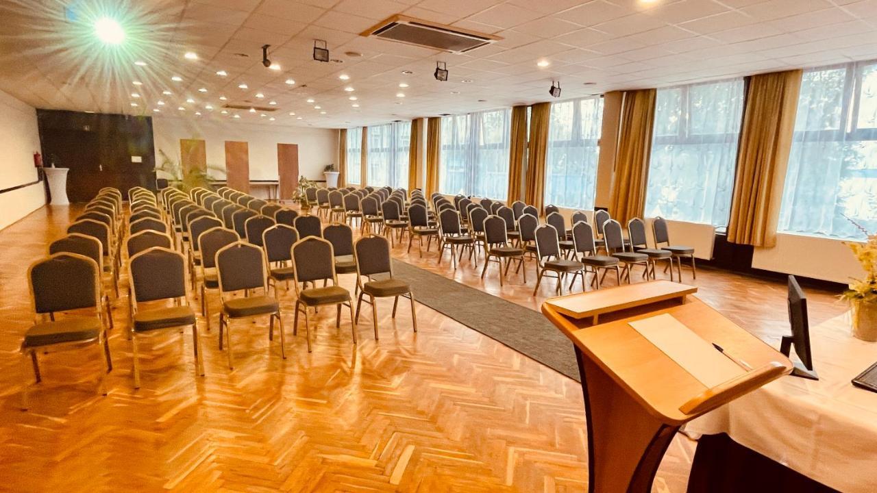 Hotel Magistern Konferencia Es Wellnesshotel Siofok Luaran gambar