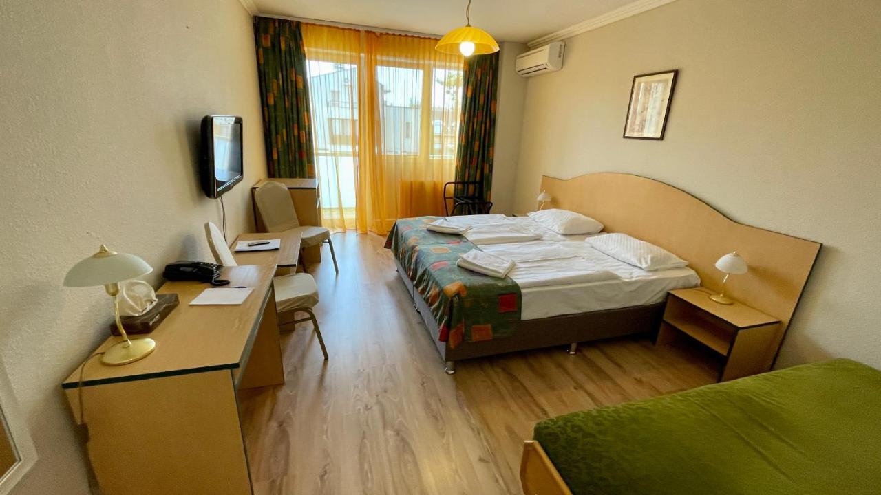 Hotel Magistern Konferencia Es Wellnesshotel Siofok Luaran gambar